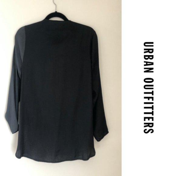 SHIRT FROM URBAN OUTFITTERS - Picture 2 of 5